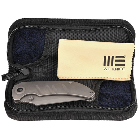 Nóż składany WE Knife Riff-Raff Gray Titanium, Gray Stonewashed CPM 20CV by Matthew Christensen (WE22020B-3)